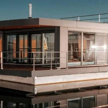 船上ホテル Hausboot Atlantis 11 Klitten