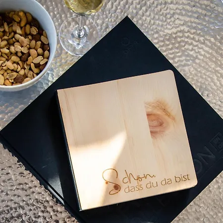 船上ホテル Hausboot Atlantis 11 *