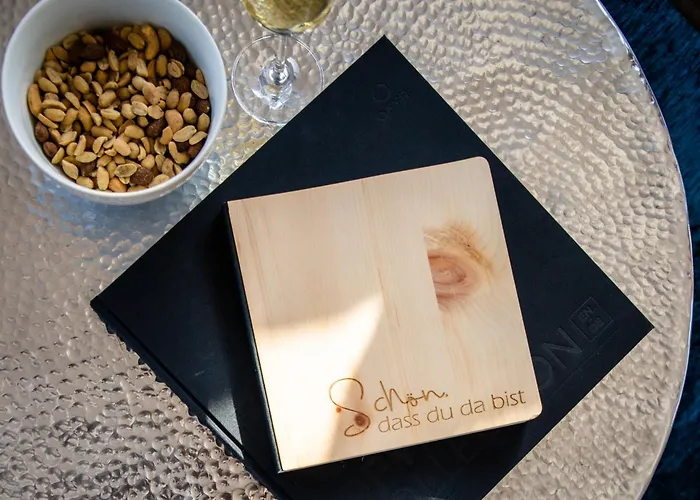 Botel Hausboot Atlantis 11 *